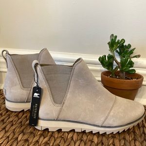 NWT - Sorel Women's Harlow Chelsea Boot - 8.5 - Omega Taupe / Ancient Fossil